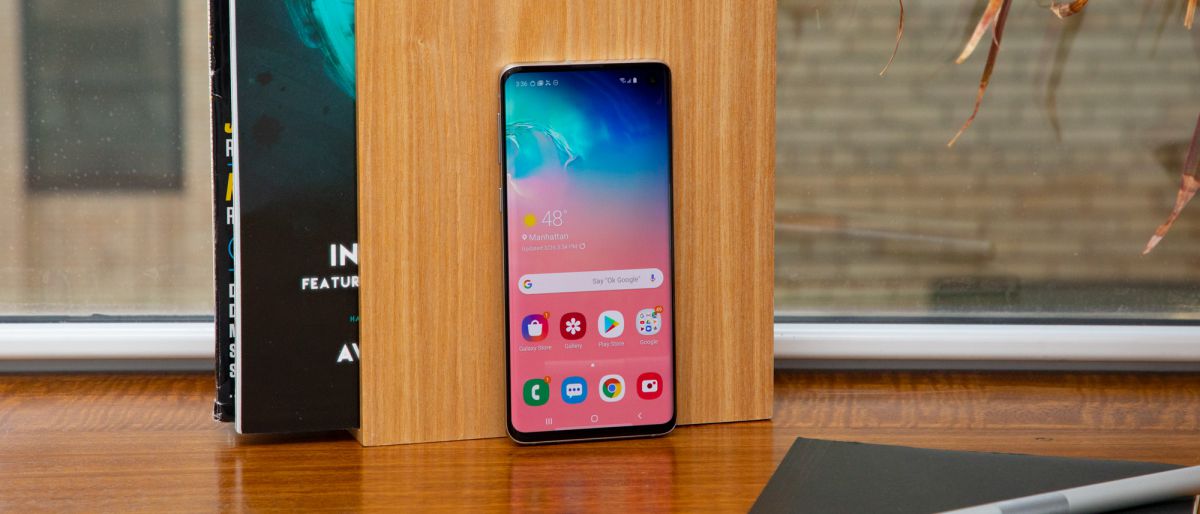 Samsung Galaxy S10 review To Infinity-O and beyond