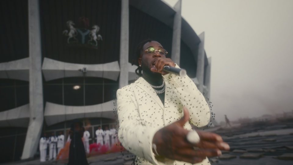 #Grammys2021: Watch Burna Boy perform a medley of “Level Up”, “Onyeka”, & “Ye” at the Grammys